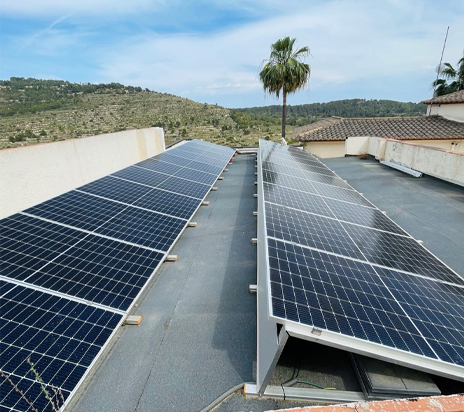 Sistema de painéis solares híbridos trifásicos de 10kw na Espanha