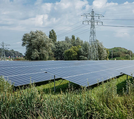 Sistema de painel solar com suporte de montagem solar no solo em baixas latitudes